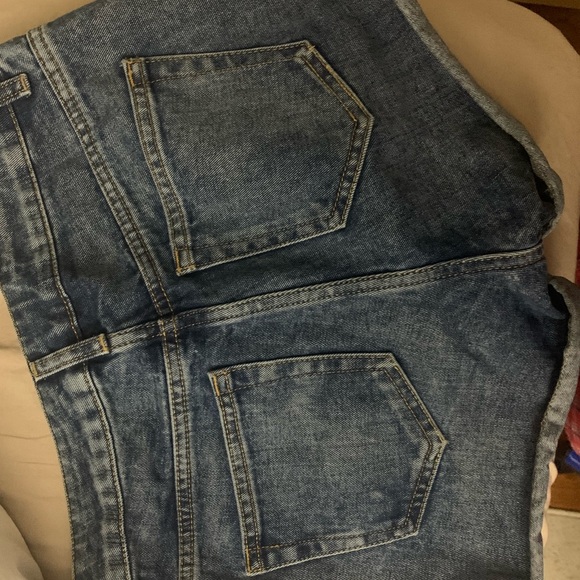 Topshop Denim Short shorts - Picture 3 of 3
